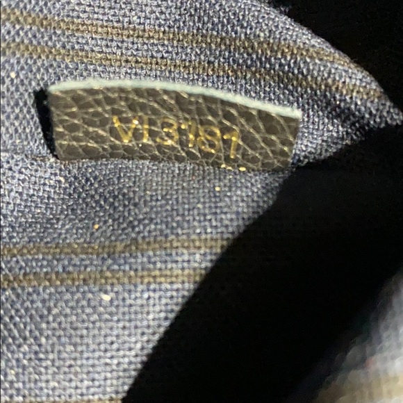 Louis Vuitton - purse - Picture 9 of 9